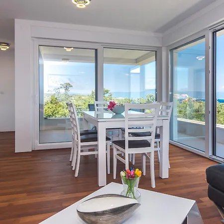 Niko מאלינסקה