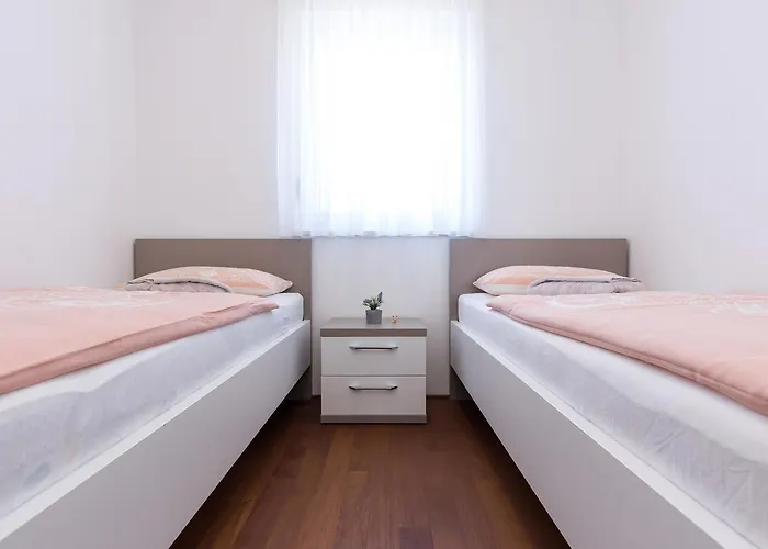 Niko Apartment *