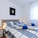 Niko Apartament *